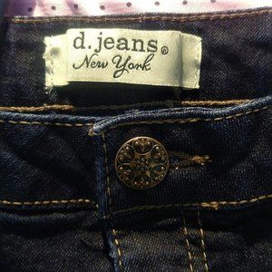 D. Jeans New York Cropped Dark Wash Jeans